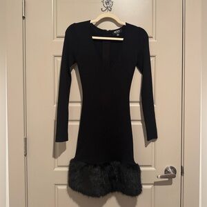 Hera Collection Black Long-Sleeve V-Neck Dress with Faux-Fur Hem